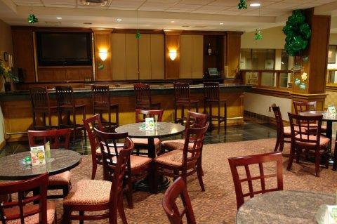 Country Club Plaza 3*