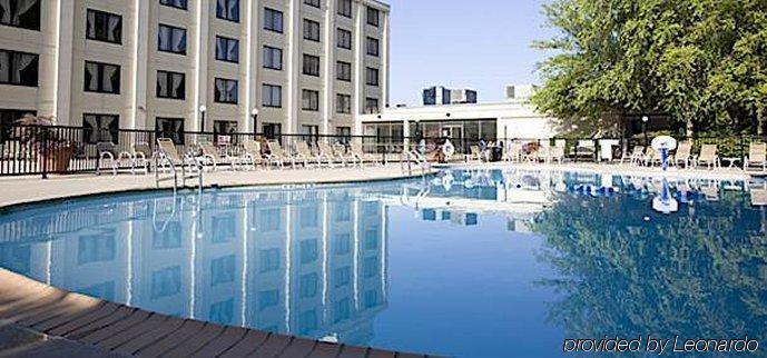 Country Club Plaza Hotel 3*