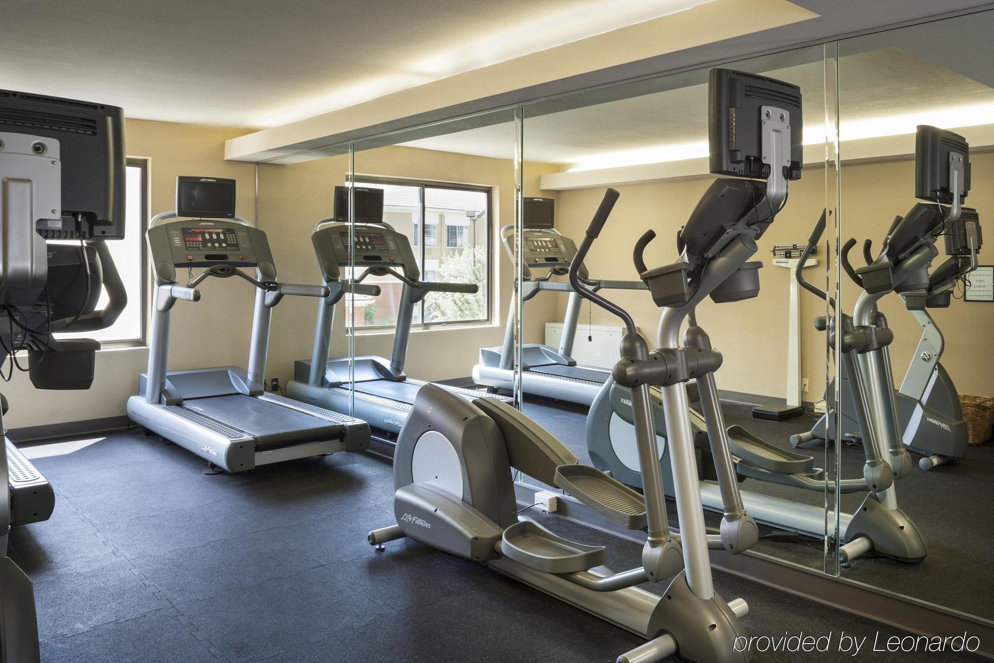 Hotel Country Club Plaza 3*